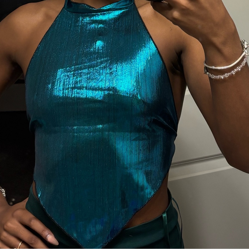 SHEIN Shimmering Teal Crop Top